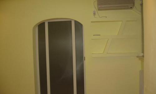 Ultracentral Batiste - inchiriez 2 cam. 360 euro ,parter ,pretabil birou ,pereche tanara Pret = 360 euro +garantie 1 chirie Aer conditional, centrala bloc .Cotact : abreter@yahoo.com