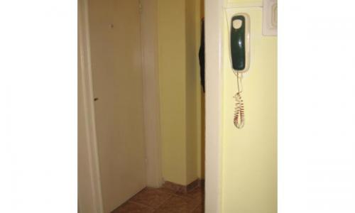 Ultracentral Batiste - inchiriez 2 cam. 360 euro ,parter ,pretabil birou ,pereche tanara Pret = 360 euro +garantie 1 chirie Aer conditional, centrala bloc .Cotact : abreter@yahoo.com