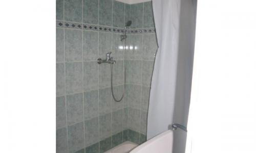 Ultracentral Batiste - inchiriez 2 cam. 360 euro ,parter ,pretabil birou ,pereche tanara Pret = 360 euro +garantie 1 chirie Aer conditional, centrala bloc .Cotact : abreter@yahoo.com