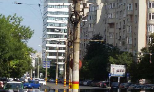 Calea Calarasilor, Proprietar, inchiriez garsoniera, intrare stradala,vedere parculet. spate, al 2 lea bloc de la Piata Muncii,bloc din 1998, decomandat, etaj 5/7, renovata, mobilata nou,electrocasnice noi, bloc linistit, intretinere mica, contorizat,parc