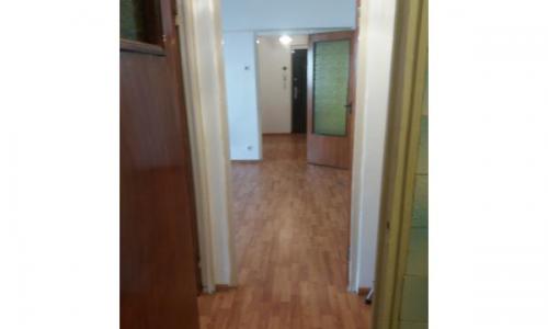V?nd apartament cu 2 camere, confort 1, anul constructiei 1985