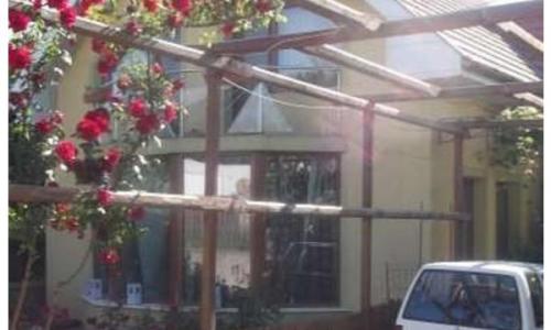 Vand vila cu 5 camere din caramida si acoperita cu tigla de Iasi.