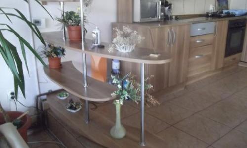 Vand vila cu 5 camere din caramida si acoperita cu tigla de Iasi.