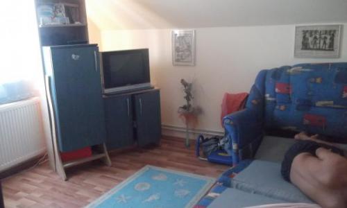 Vand vila cu 5 camere din caramida si acoperita cu tigla de Iasi.
