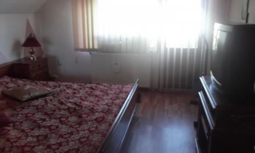 Vand vila cu 5 camere din caramida si acoperita cu tigla de Iasi.
