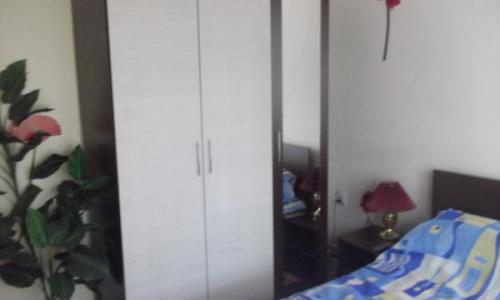 Vand vila cu 5 camere din caramida si acoperita cu tigla de Iasi.