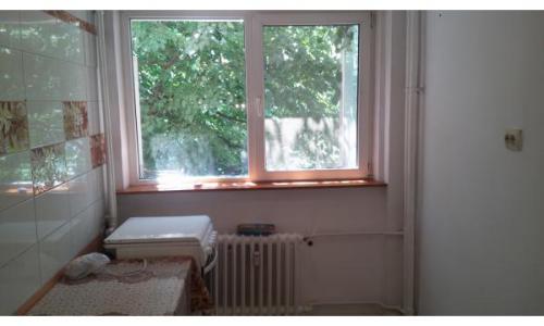 De inchiriat Ap. 3 camere Sos Mihai Bravu 64 - 88 langa Lic.Iulia Hasdeu