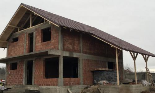 Casa de vanzare la stadiu de GRI in Paulestii Noi - momentan este la ROSU
