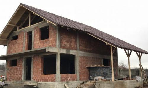 Casa de vanzare la stadiu de GRI in Paulestii Noi - momentan este la ROSU