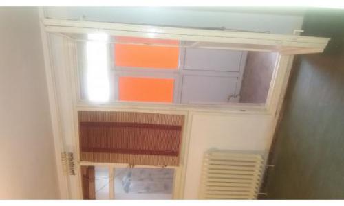 vand apartament trei camere