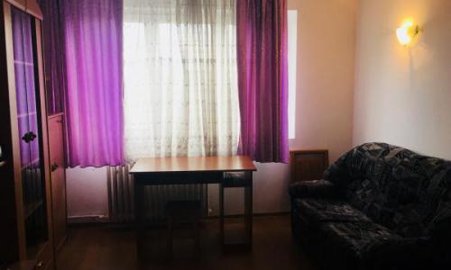 Apartament cu doua camere decomandat