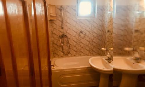 Apartament cu doua camere decomandat