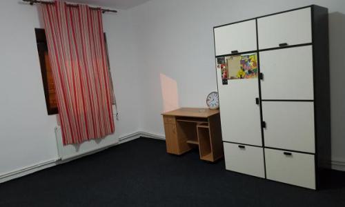 ofer spre inchiriere casa situata stradal, ultracentral ,zona Foisorul de Foc