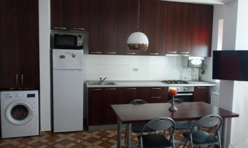 inchriez apartament 2 camere zona Drumul Fermei