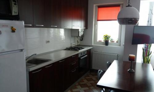 inchriez apartament 2 camere zona Drumul Fermei