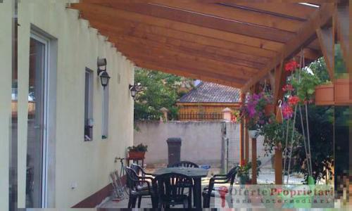 Casa de vanzare, 5 camere, cu gradina si terasa, cu loc de parcare 2 masini in curte, strada privata (servitute cu porti de acces), vis-a-vis de fostele sere