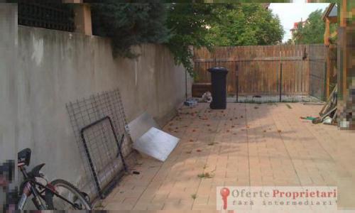 Casa de vanzare, 5 camere, cu gradina si terasa, cu loc de parcare 2 masini in curte, strada privata (servitute cu porti de acces), vis-a-vis de fostele sere