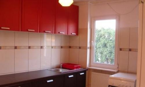 cazare (inchiriez) apartament 2 camere Brasov