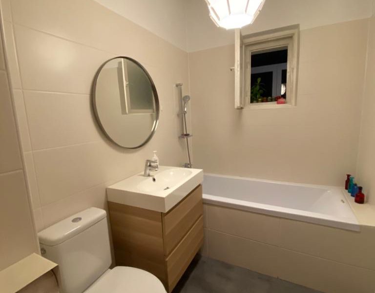 Inchiriere Apartament 2 camere in vila Pajura - 450 Euro