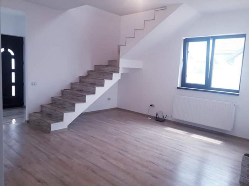 Casa de vanzare
