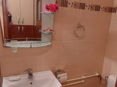Inchiriez apartament 3 camere, utilat si mobilat