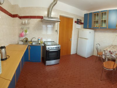 Inchiriez apartament 3 camere, utilat si mobilat