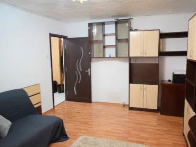 Proprietar de Aviației: Etajul 1, bloc de 4 etaje
