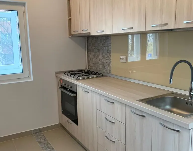 Inchiriez apartament 2 camere