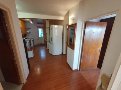 Apartament 4 camere, 2 bai, 2 balcoane + boxa inchiriata