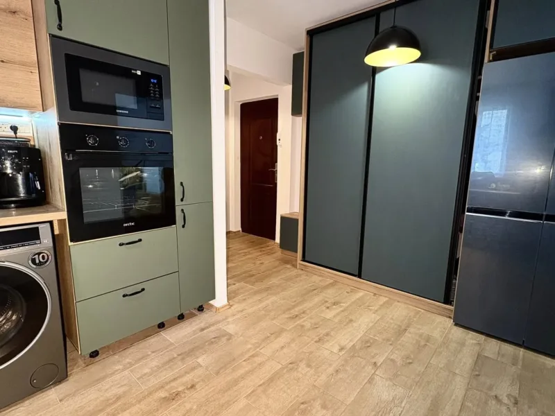 Proprietar vând apt cu 3 camere Pta Sudului - Emil Racoviță