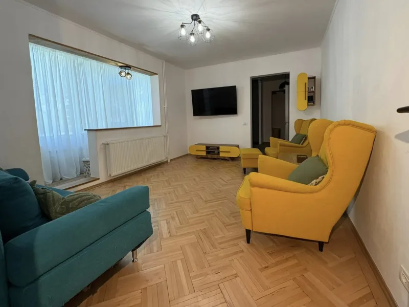 Proprietar vând apt cu 3 camere Pta Sudului - Emil Racoviță