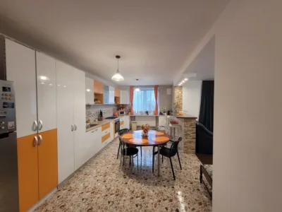 Casa Superbă De Vânzare !