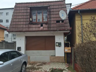 Casa cu spatiu comercial